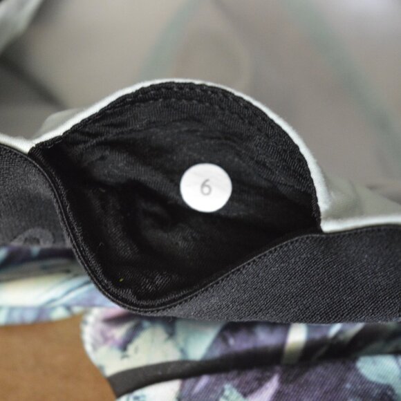 Lululemon What the Sport Short Irridescent Multi Size 6 - Picture 5 of 5